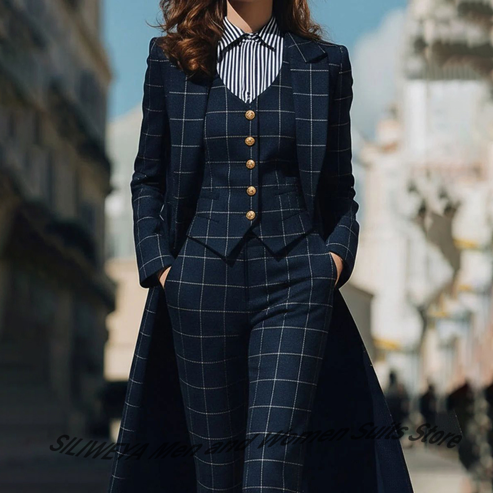 Women Formal Wear Tailor - เสื้อเบลเซอร์ลายสก๊อตสีน้ำเงินกรมท่าสำหรับผู้หญิง ดีไซน์หรูหรา ชุดสูท 3 ชิ้น ประกอบด้วยเสื้อแจ็คเก็ตยาว+เสื้อกั๊ก+กางเกง