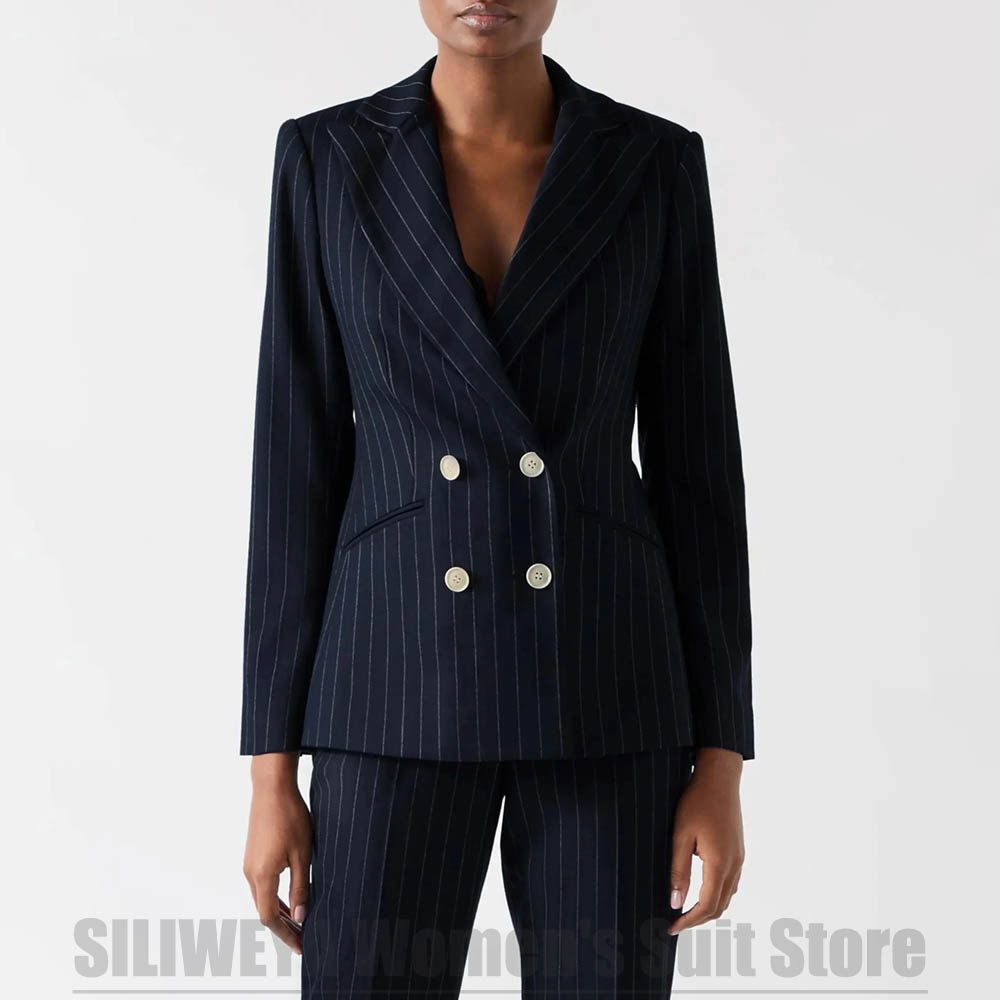 Women Formal Wear For Meeting - ชุดสูทลายทางสีน้ำเงินกรมท่าสำหรับผู้หญิง เสื้อเบลเซอร์กระดุมสองแถวและกางเกงขายาว เหมาะสำหรับการประชุมทางธุรกิจ การสวมใส่ในชีวิตประจำวัน ชุดทำงานที่เป็นทางการ ชุดสองชิ้น