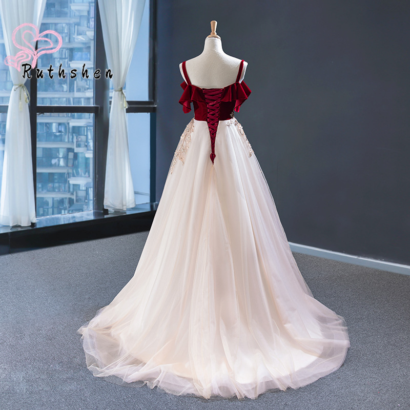 ชุดราตรียาวหรูหรา 2025 สปาเก็ต - Formal Gala Wear Women บทวิจารณ์และราคา